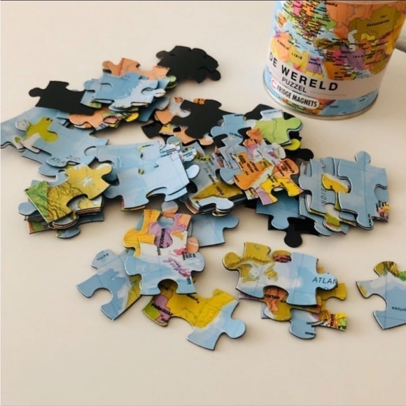 The World Magnetic Puzzle (in Dutch) - Picture 1 of 4